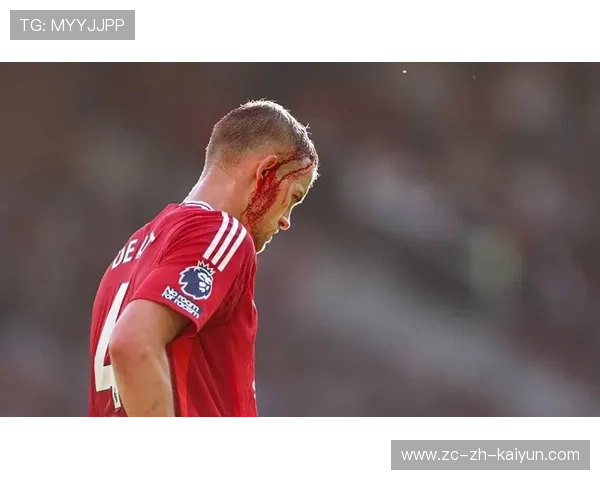 C罗与曼联旧账再被翻出，英媒舆论持续发酵