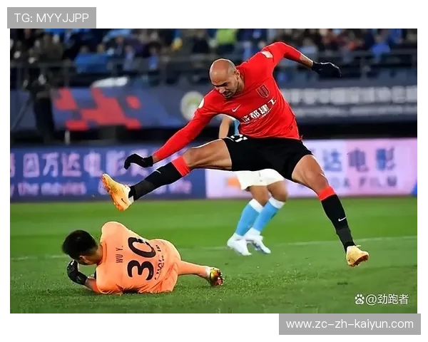 大连英博一次反击迅速直逼对手禁区