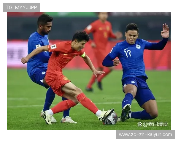 国足新星连突两人，助攻队友完成破门